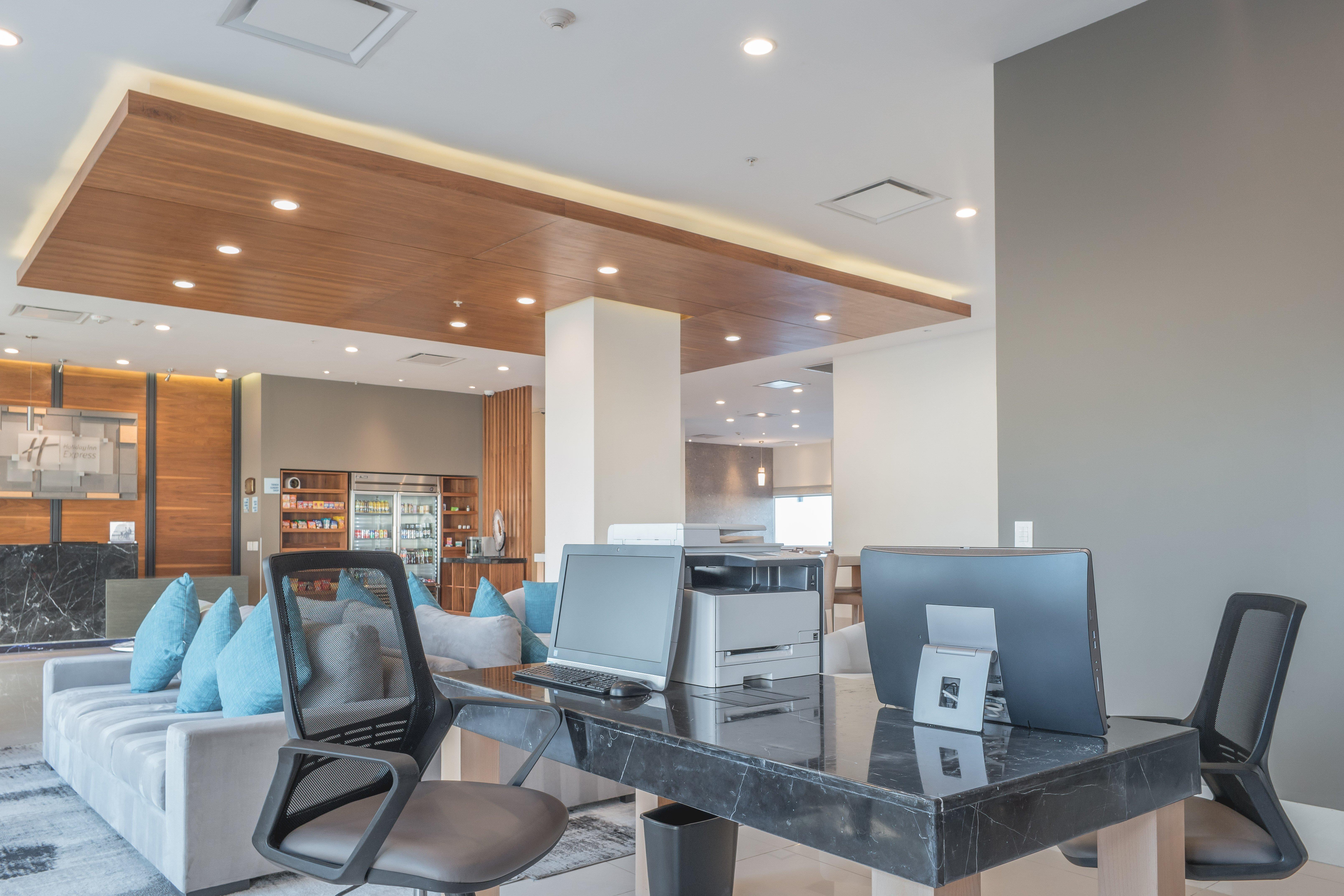 Holiday Inn Express & Suites Silao Aeropuerto Terminal By Ihg Exterior foto